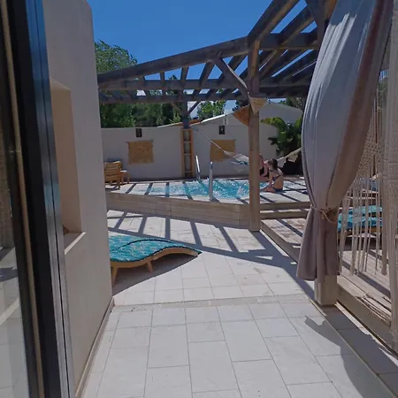 Mobil-home Pour 6 Personnes * ナルボンヌ