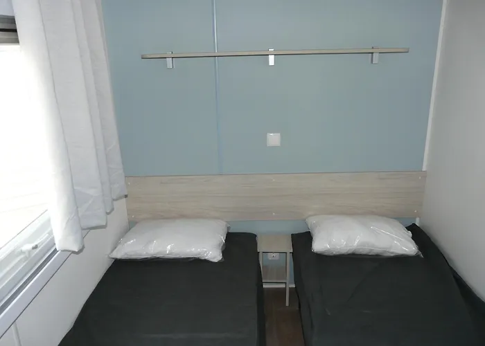 Mobil-home Pour 6 Personnes * ناربون