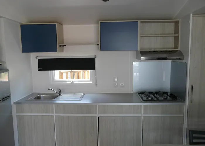 Mobil-home Pour 6 Personnes مكان تخييم ناربون