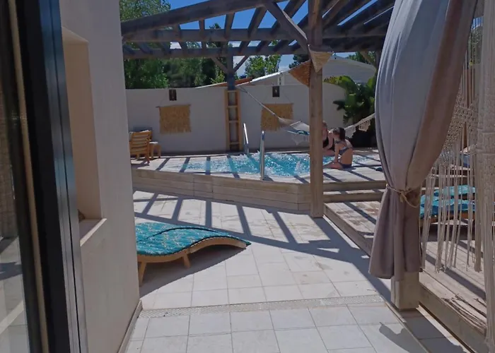Mobil-home Pour 6 Personnes * ناربون