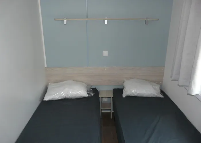 Mobil-home Pour 6 Personnes مكان تخييم *