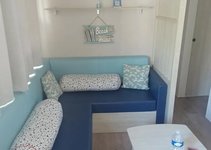 Mobil-home Pour 6 Personnes * ناربون